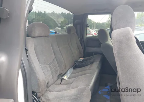 2005 Chevrolet Silverado K1500 из США, поврежденный, VIN 2GCEK19B351261239